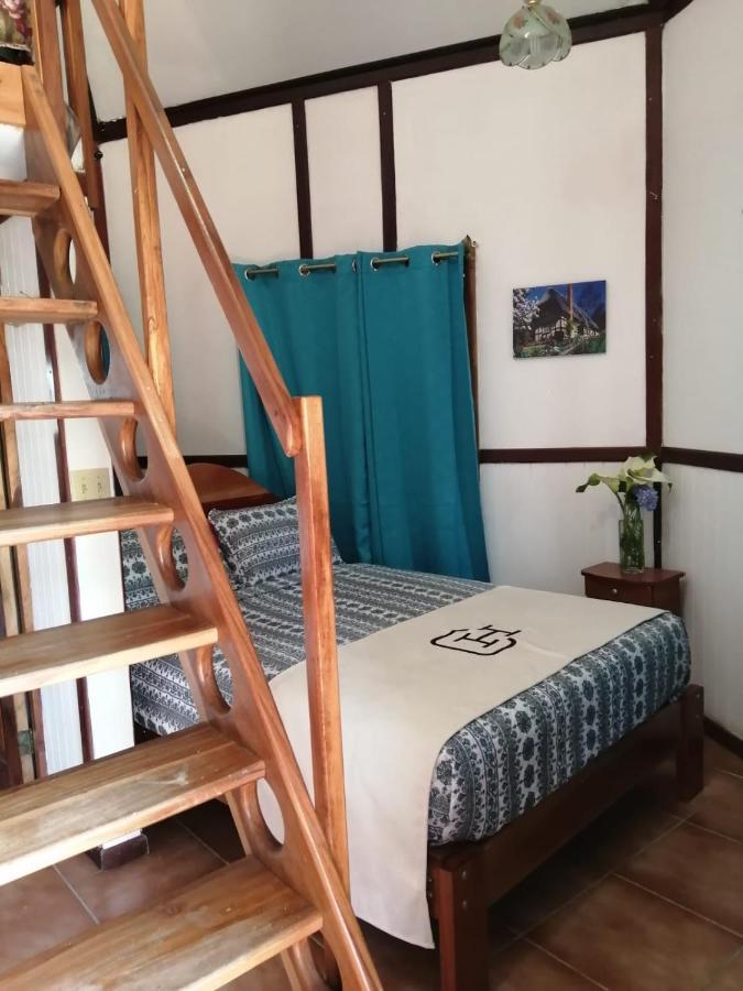 Cabanas Mountain River Lake Inn Nueva California Ngoại thất bức ảnh