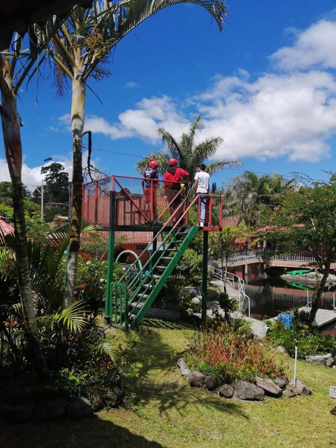 Cabanas Mountain River Lake Inn Nueva California Ngoại thất bức ảnh