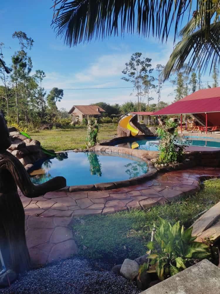 Cabanas Mountain River Lake Inn Nueva California Ngoại thất bức ảnh