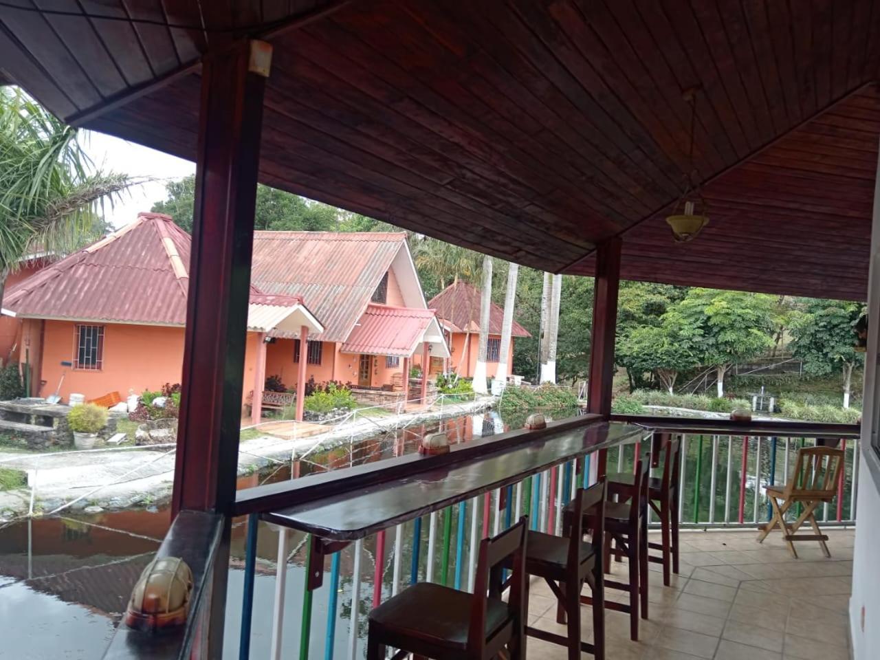 Cabanas Mountain River Lake Inn Nueva California Ngoại thất bức ảnh