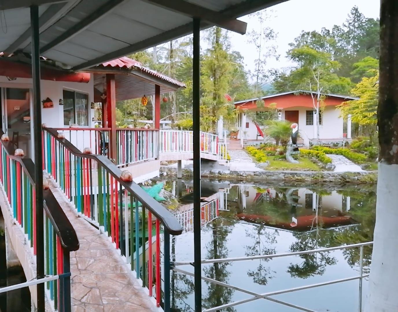 Cabanas Mountain River Lake Inn Nueva California Ngoại thất bức ảnh
