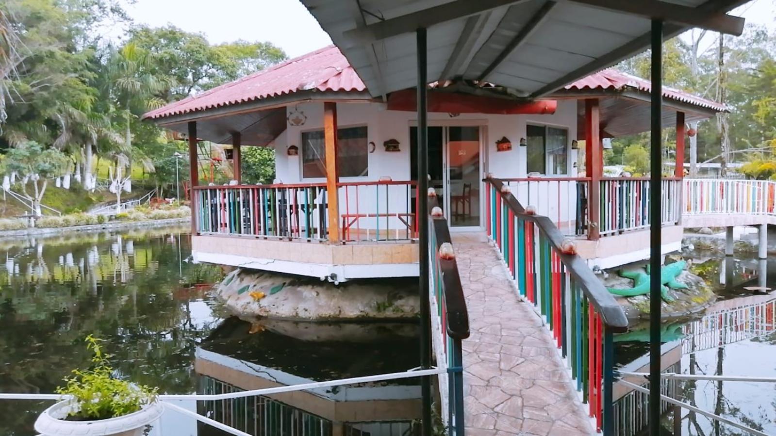 Cabanas Mountain River Lake Inn Nueva California Ngoại thất bức ảnh