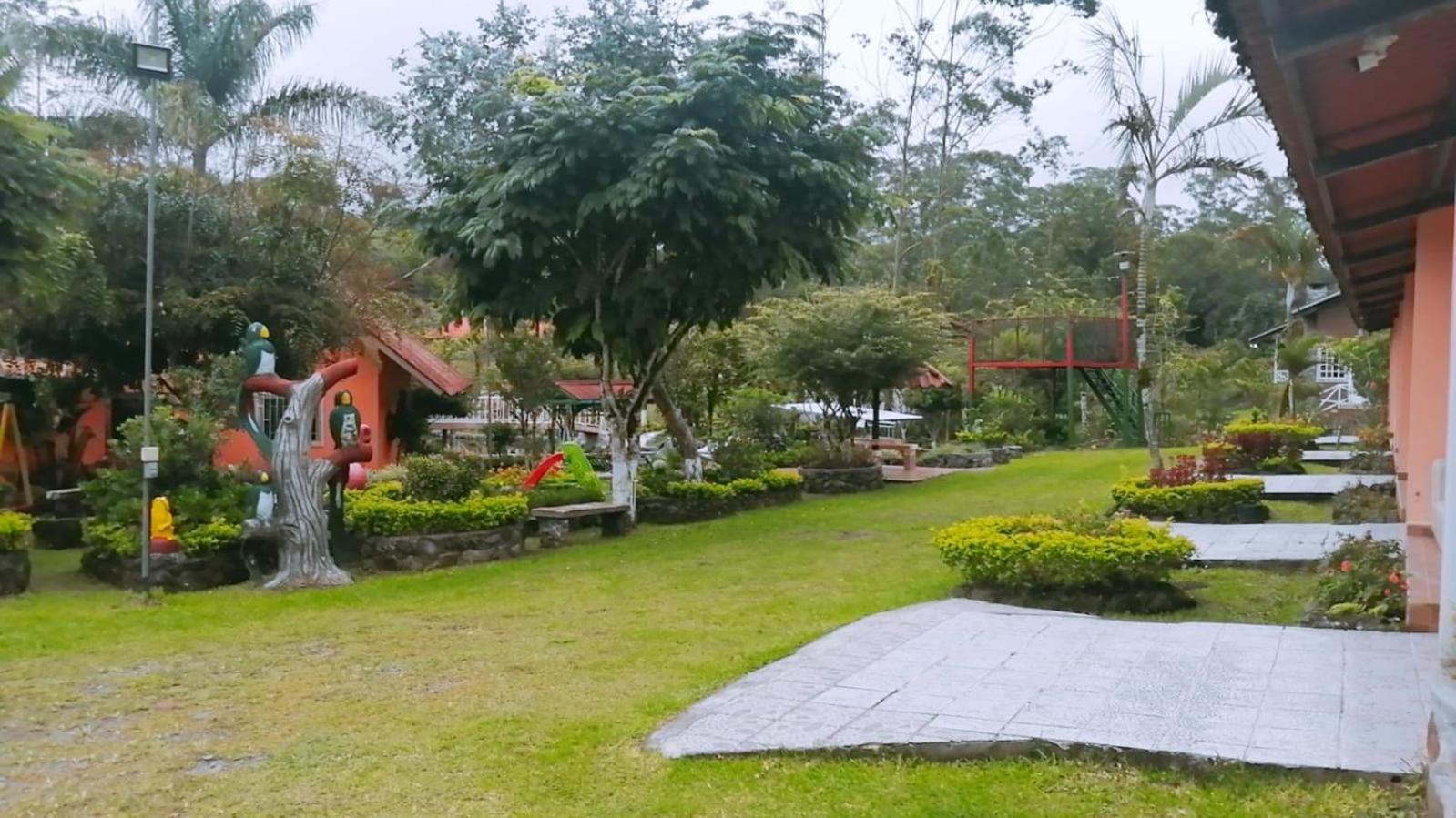 Cabanas Mountain River Lake Inn Nueva California Ngoại thất bức ảnh